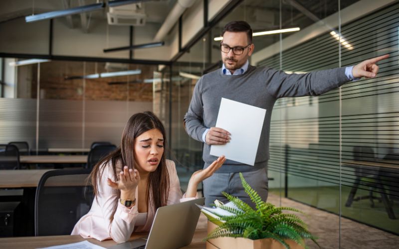 Layoff là gì? Làn sóng layoff 2023 và cách đối phó